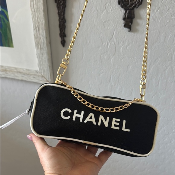 NWOT CHANEL Black and White Mini Bag with Unbranded Gold Chains - Picture 1 of 10